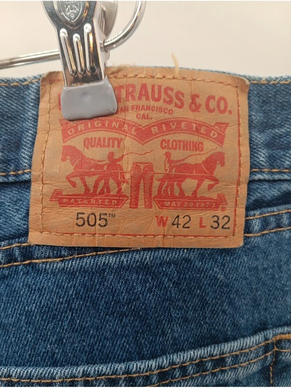 Levis 505 Jeans Mens 42x32 Blue Denim Straight Leg Casual Work Wear Cowboy